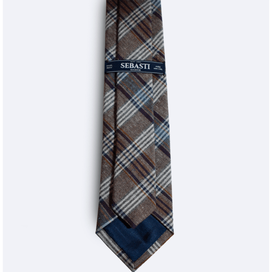 Corbata marrón de lana a cuadros, vista trasera