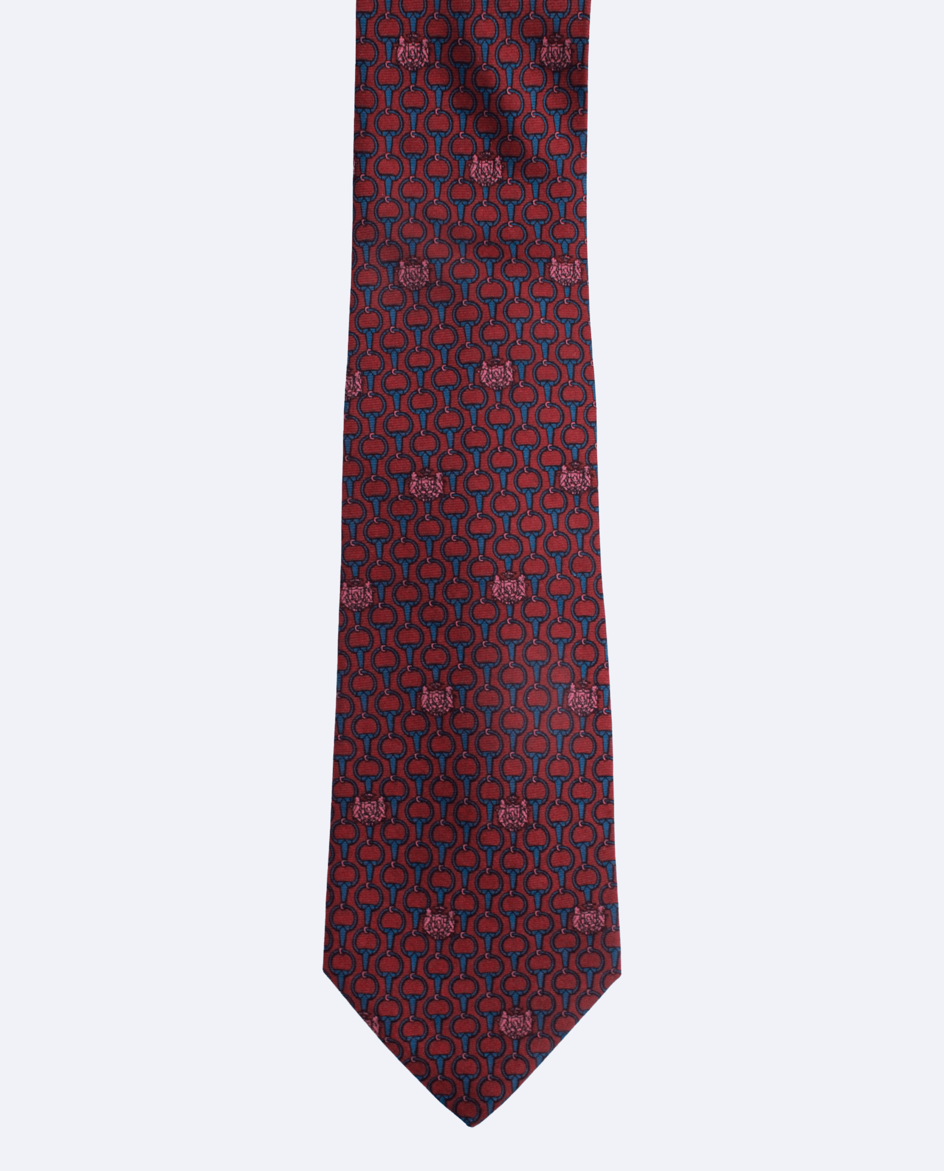 Corbata burdeos con diseño de palas azul claro en 100% seda, vista frontal