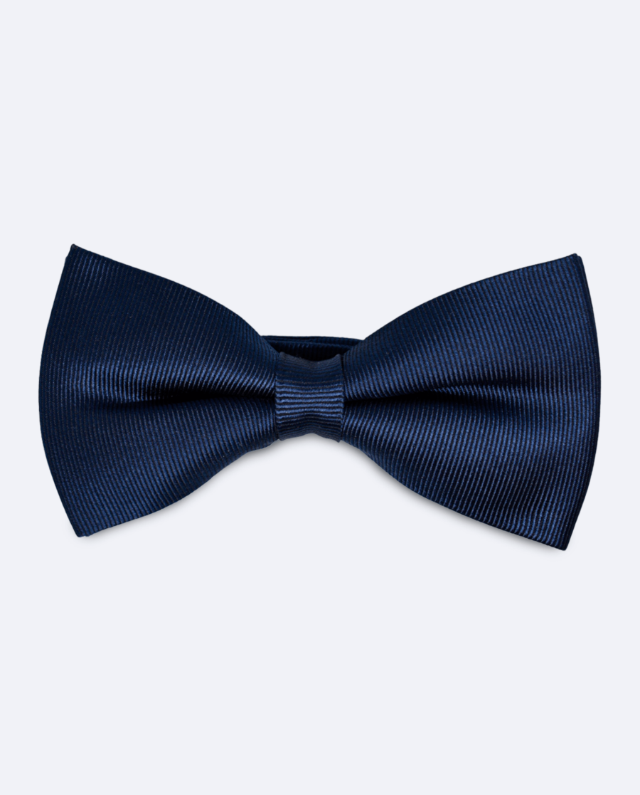 Pajarita elegante azul marino de seda