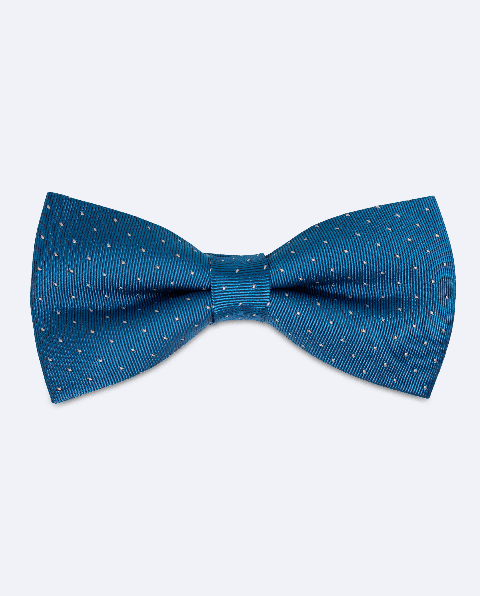 Pajarita azul petróleo, hecha a mano en 100% seda satén con diseño de lunares blancos, vista frontal