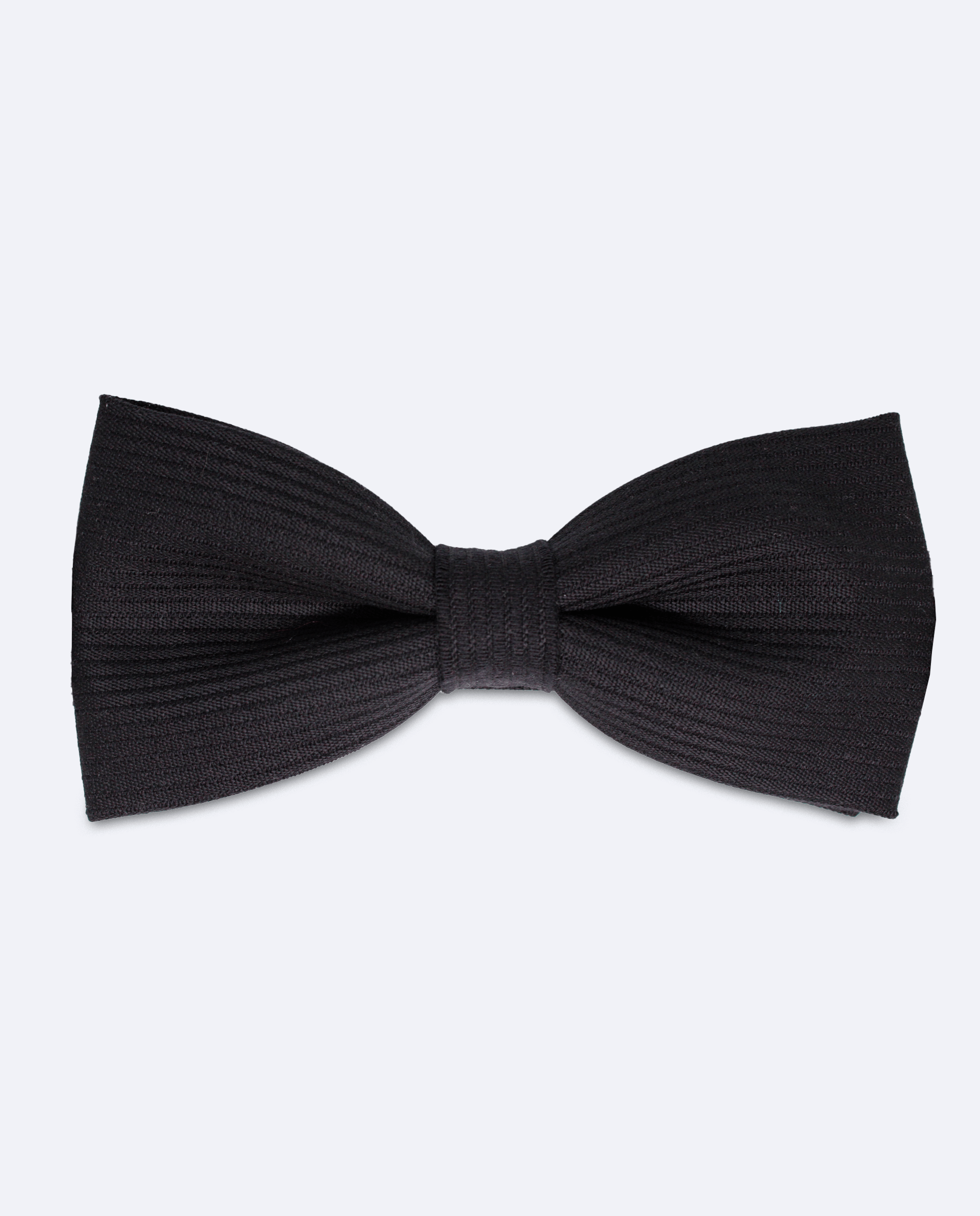 Pajarita negra lisa y elegante, hecha a mano en 100% lana, vista frontal