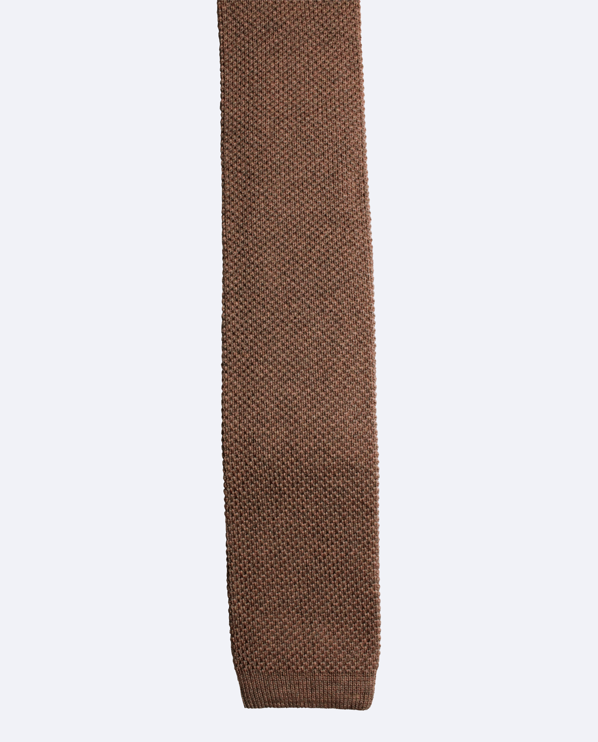 Corbata de punto beige, confeccionada en 100% lana italiana, vista frontal