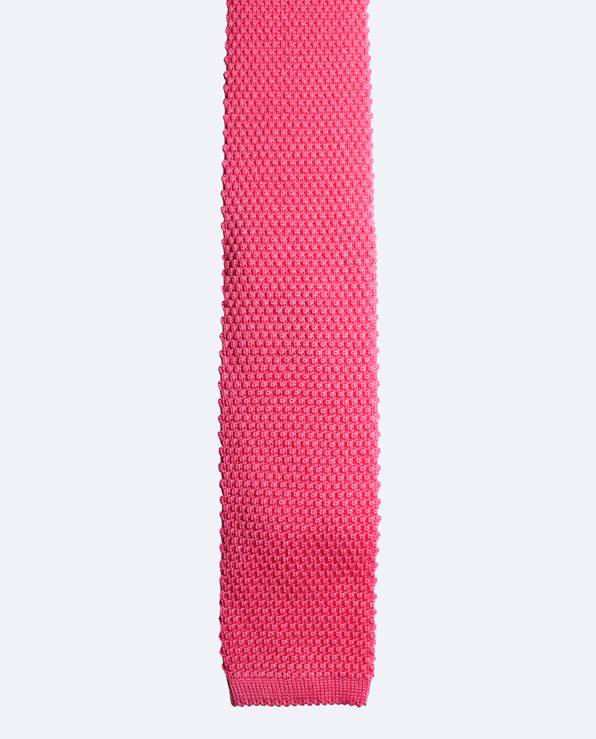 Corbata de punto rosa, confeccionada en 100% seda italiana, vista frontal