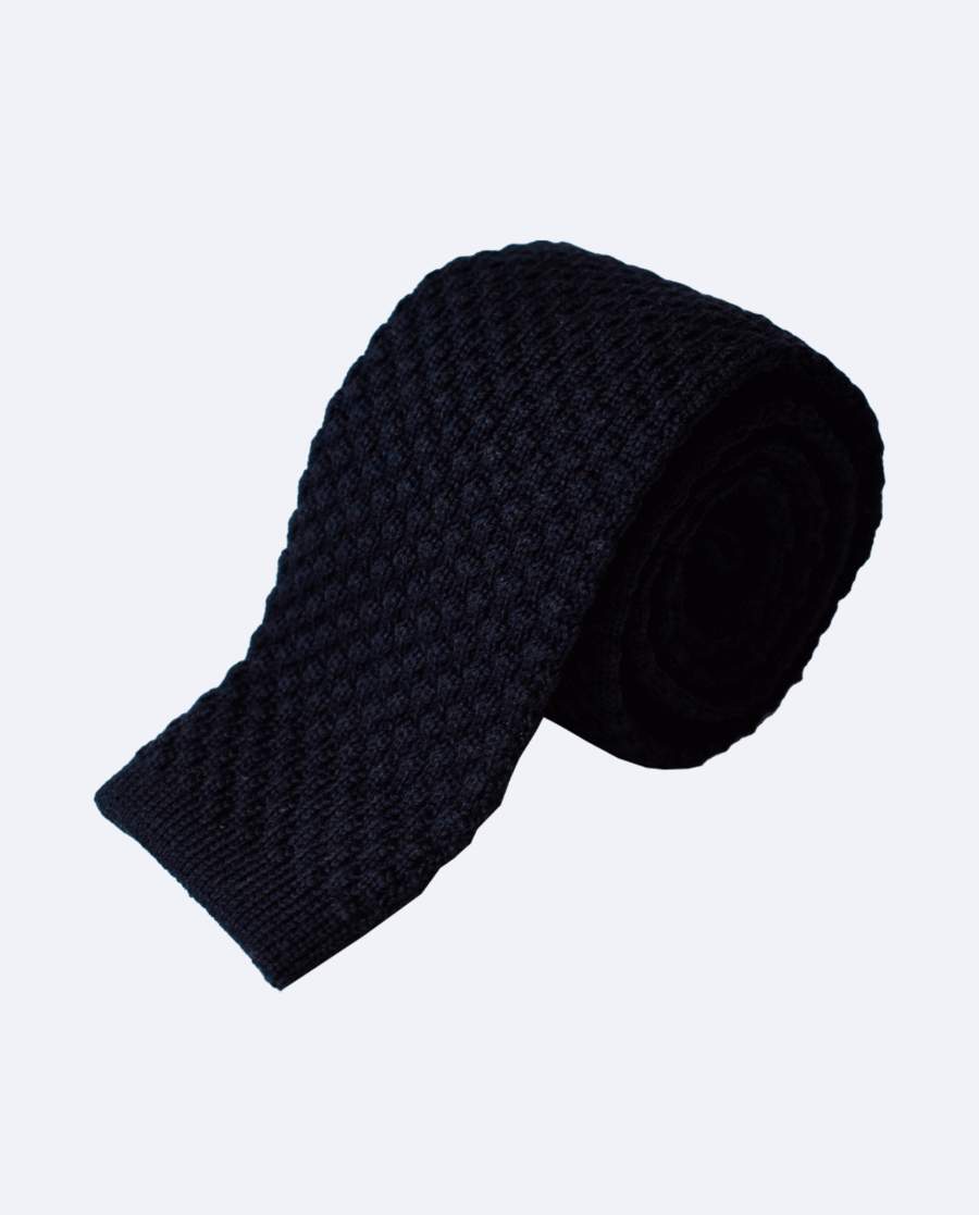 Corbata de punto negra