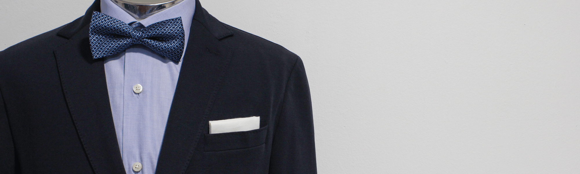 Banner de nuevas pajaritas 2026, vista con maniquí elegante