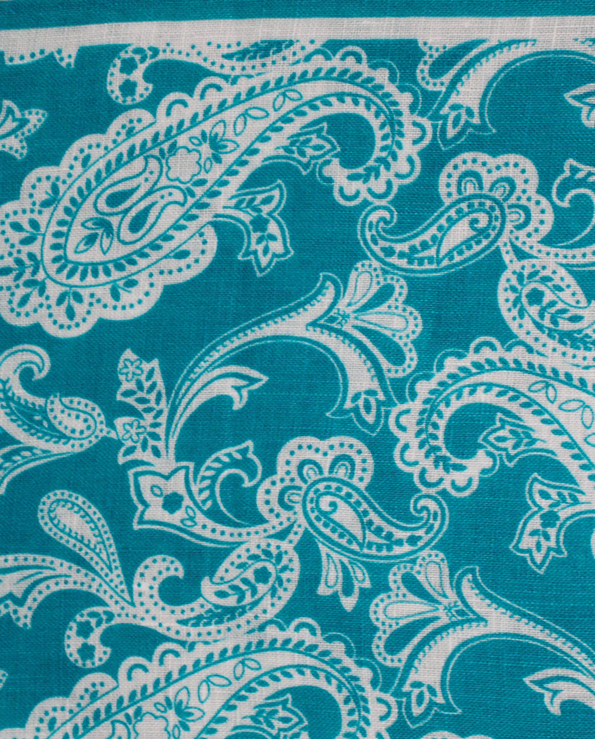 Pañuelo de bolsillo azul cian con cachemir blanco, detalle de cerca del tejido y el estampado