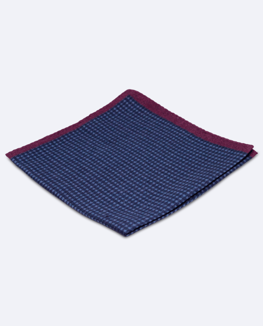 Pañuelo de bolsillo azul marino con cuadros y borde morado
