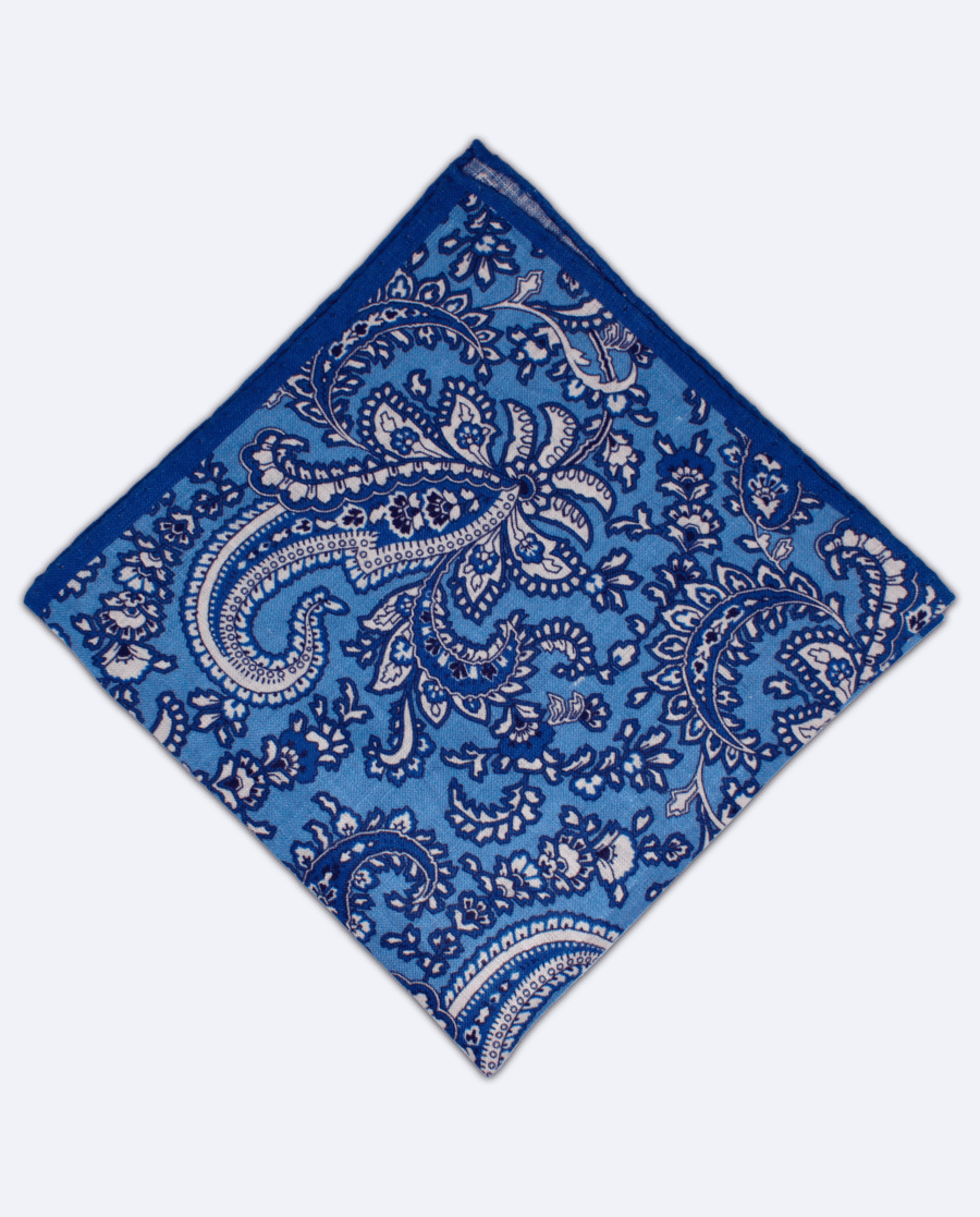 Pañuelo de bolsillo azul medio con cachemir blanco