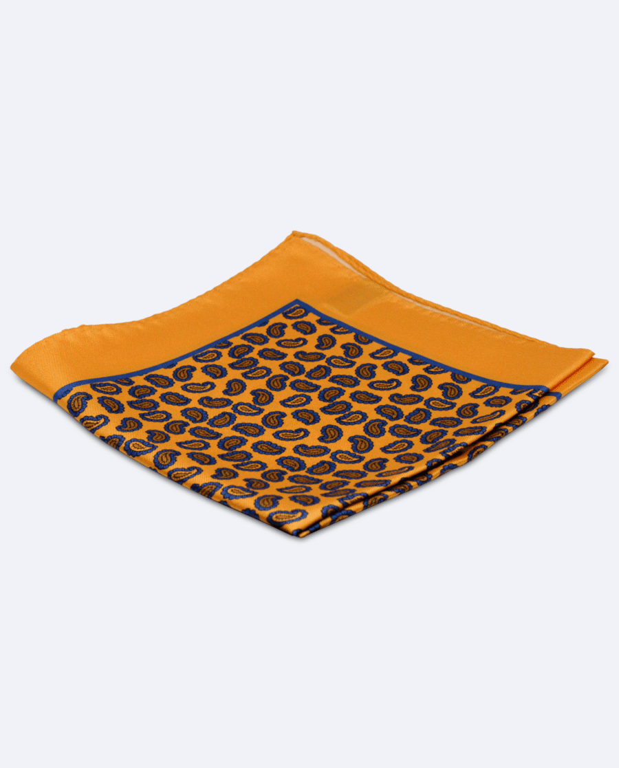 Pañuelo de bolsillo de seda amarillo mostaza con paisley azul marino