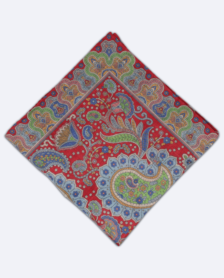 Pañuelo de bolsillo rojo con paisley multicolor