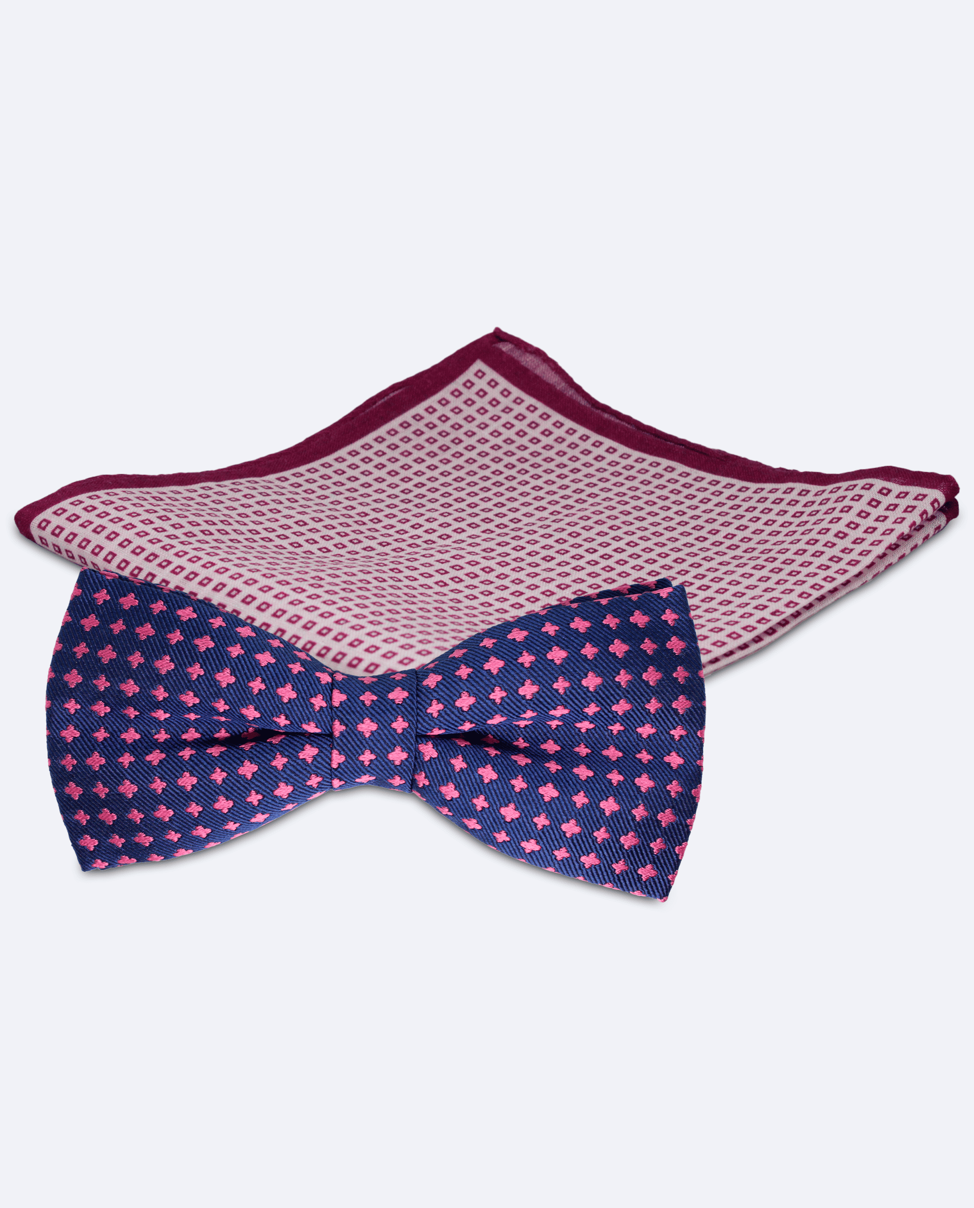 Set pajarita geométrica rosa y pañuelo de rombos morados